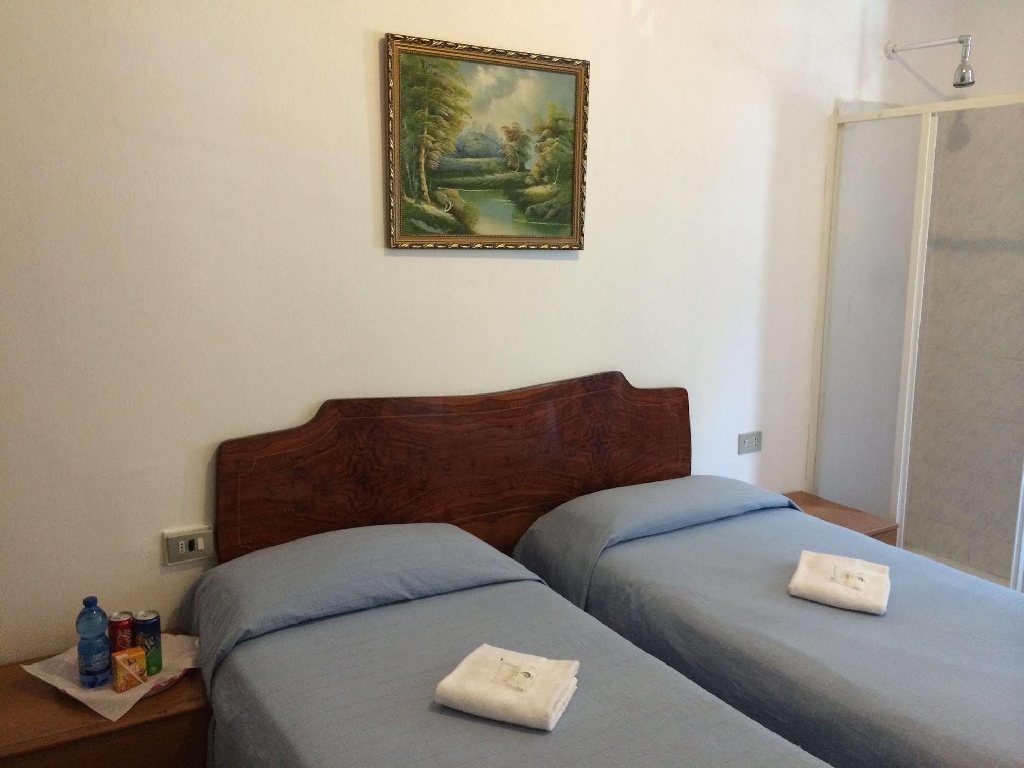 Hotel Adelchi Милано Екстериор снимка