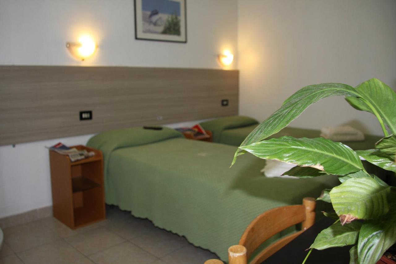 Hotel Adelchi Милано Екстериор снимка